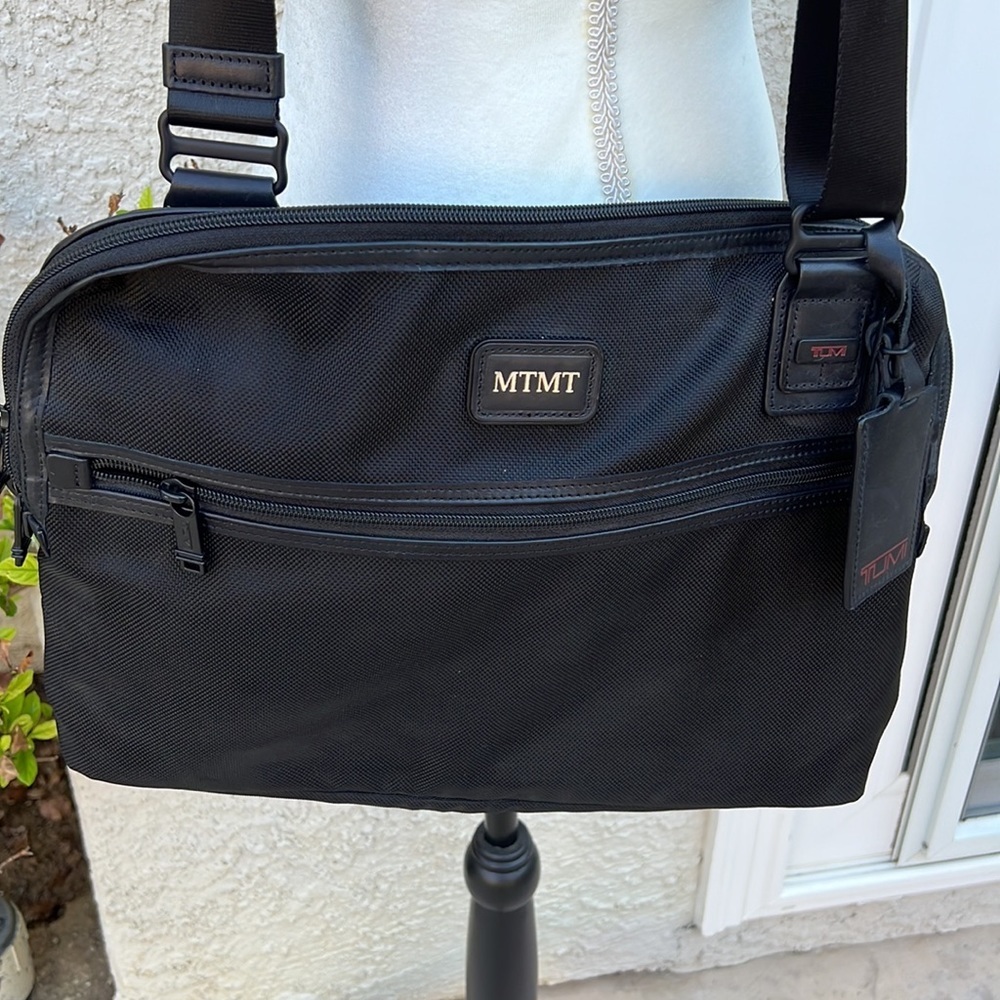 TUMI Black Nylon Crossbody Shoulder Messenger Computer Bag - Picture 3 of 11